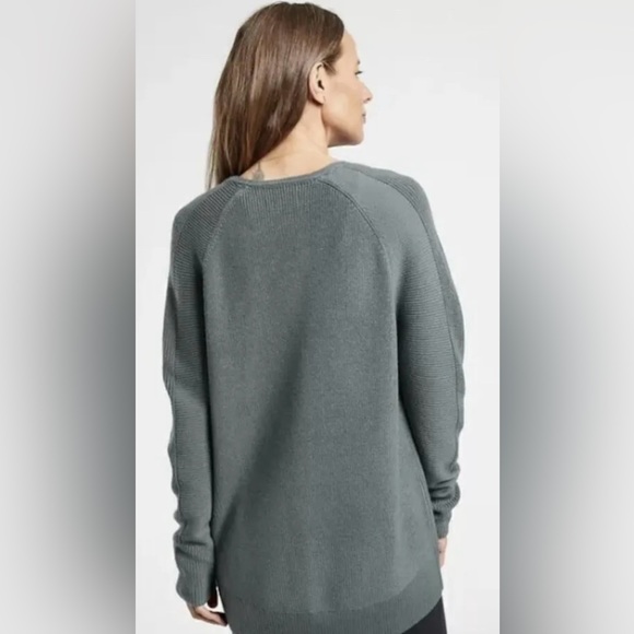 NWT Athleta Hanover V Neck Sweater Size XS Mist Grey - Picture 3 of 11
